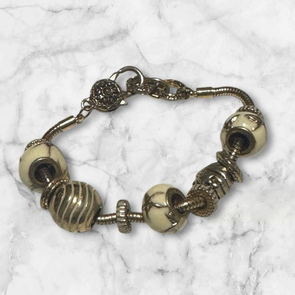 💟💎Vintage Antique Gold and Cream Beaded Bracelet with XL Lobster Claw Clasp - Picture 3 of 14